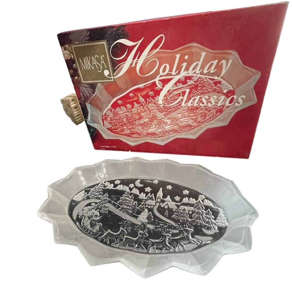Holiday Classics by Mikasa winter scene etched glass 12”x8” serving dish w/ box